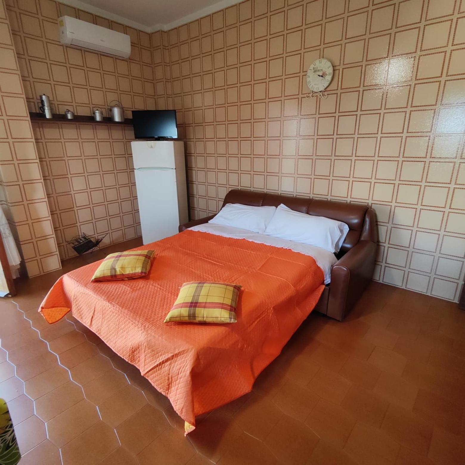 카스텔다치아 Panoramico Wifi Tv Centro Storico 아파트 외부 사진